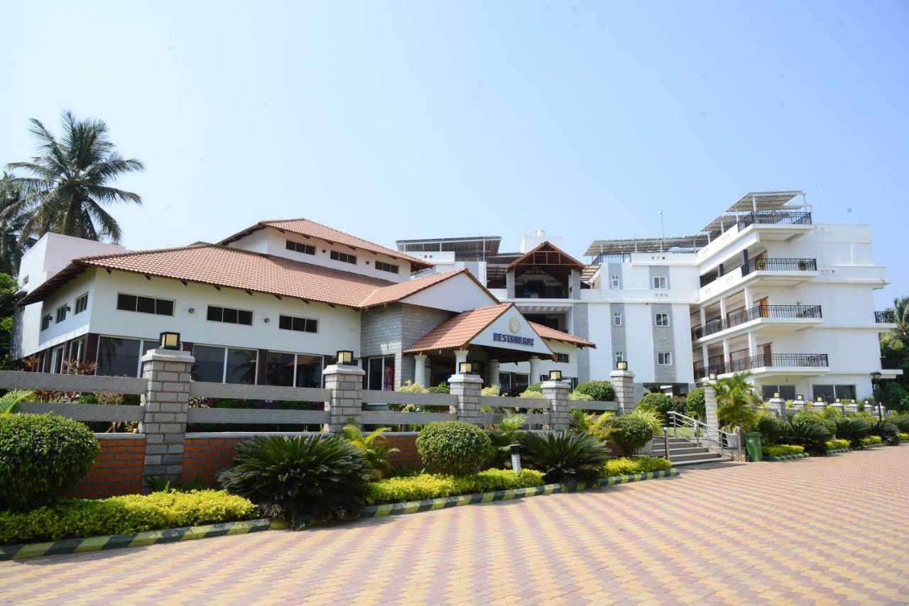 Apoorva Resorts Dāvangere Dış mekan fotoğraf
